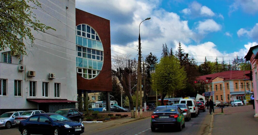 Будівля: Казначейство у Вінниці